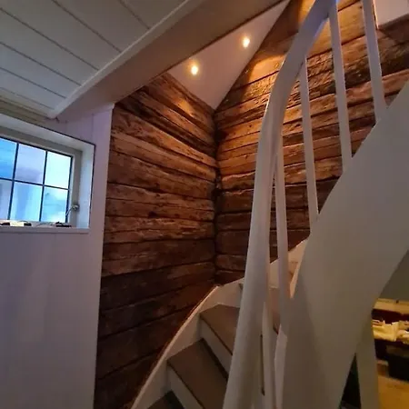 Stunning 3-Bedroom House In Stavanger City Centre Сasa de vacaciones Stavanger